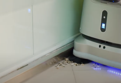 le robot de nettoyage Pudu CC1 peut nettoyer dans les coins